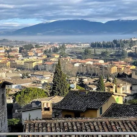 6 Guests With Terrace In Pedestrian Historic Centre Of Spoleto