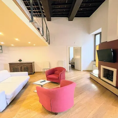 6 Guests With Terrace In Pedestrian Historic Centre Of