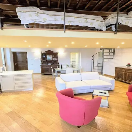 6 Guests With Terrace In Pedestrian Historic Centre Of