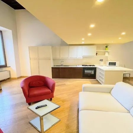 6 Guests With Terrace In Pedestrian Historic Centre Of