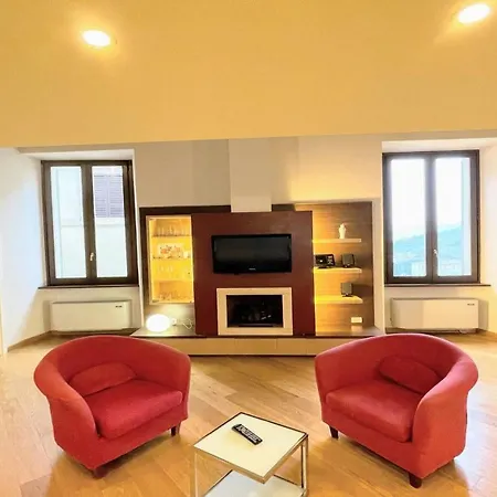 6 Guests With Terrace In Pedestrian Historic Centre Of *