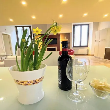 6 Guests With Terrace In Pedestrian Historic Centre Of * Spolète