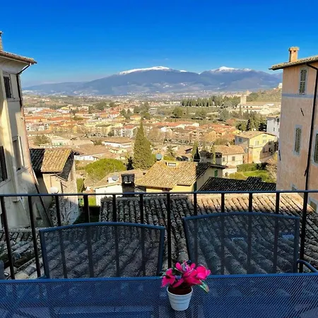 6 Guests With Terrace In Pedestrian Historic Centre Of Appartement