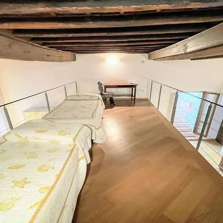 6 Guests With Terrace In Pedestrian Historic Centre Of