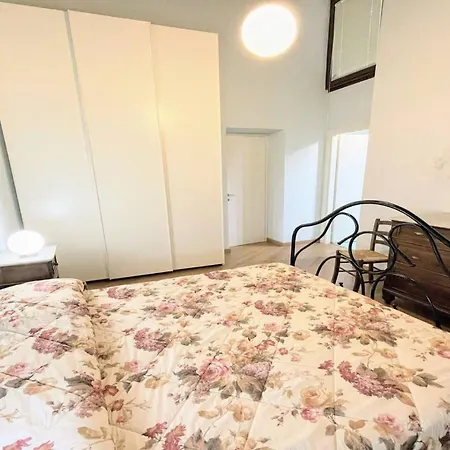 6 Guests With Terrace In Pedestrian Historic Centre Of Appartement