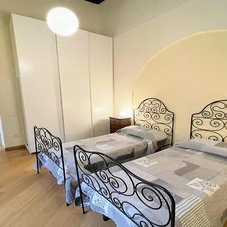 6 Guests With Terrace In Pedestrian Historic Centre Of *