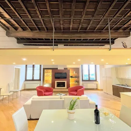 Apartamento 6 Guests With Terrace In Pedestrian Historic Centre Of