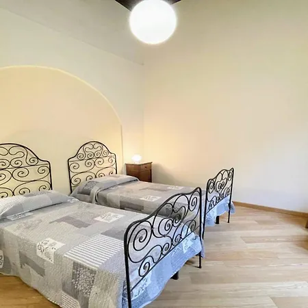6 Guests With Terrace In Pedestrian Historic Centre Of Apartamento Spoleto