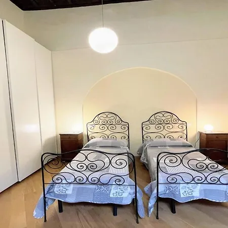 6 Guests With Terrace In Pedestrian Historic Centre Of *