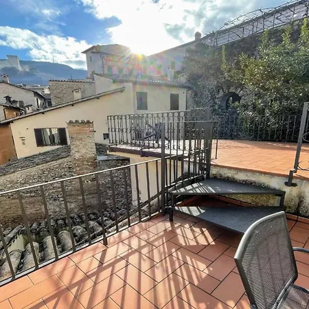6 Guests With Terrace In Pedestrian Historic Centre Of Appartement