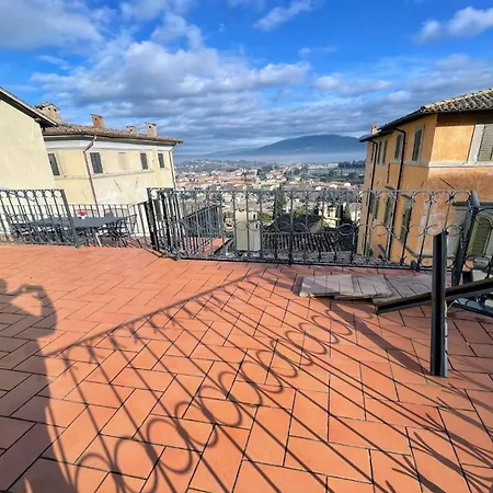 6 Guests With Terrace In Pedestrian Historic Centre Of