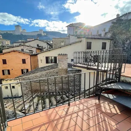 6 Guests With Terrace In Pedestrian Historic Centre Of Appartement