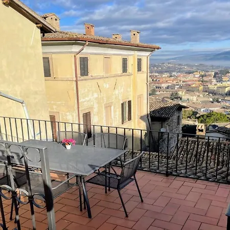 6 Guests With Terrace In Pedestrian Historic Centre Of Apartamento